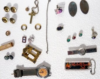 Vintage Treasures - Mixed Stash – Buttons – Frame - Watch
