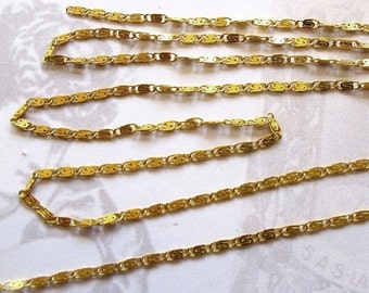 Vintage Brass Plated On Steel Scroll Chain (5 Feet) (CP229-A)