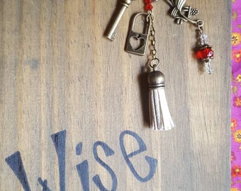 Skeleton key dangle keychain