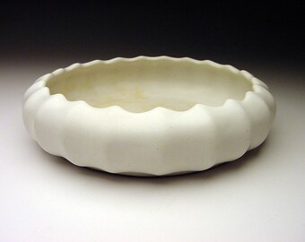 estate found Vintage Van Briggle Colorado Springs white glaze Vertical Ribbed low Bowl SIGNED