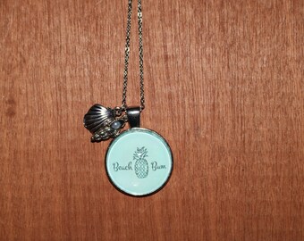 Beach bum Pendant necklace