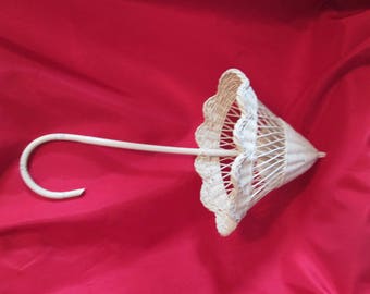 Vintage umbrella decorative Wicker / Vintage ornamental wicker Umbrella