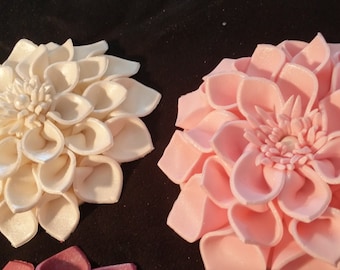 1 large dahlia / Cake decoration / Edible flower / sugar flower / wedding cake decoration