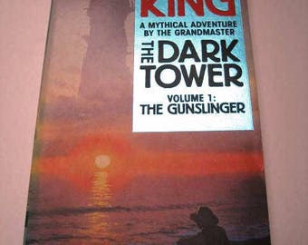 Stephen King. The Dark Tower Vol 1. The Gunslinger. 1st 1989 Sphere Paperback printing FULL number line. Unread in almost like new condition