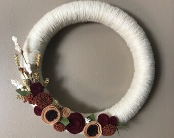 Fall yarn wreath with felt flowers