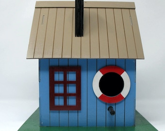 Sparrow Squeeze Inn Birdhouse Kit