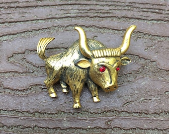 Vintage Gold Tone Bull Toro Pin Brooch