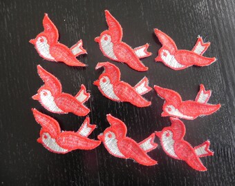 10 cotton appliques: 10 red and white birds 5 x 2 cm