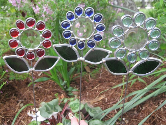 Items similar to Set of 3 flower garden stakes. Stained glass sun ...