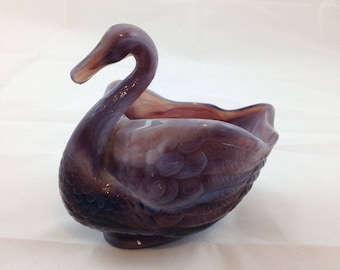 Gorgeous, Imperial, Purple Slag Glas, Swan, Mint!