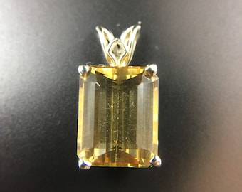 14K yellow gold madeira citrine pendant