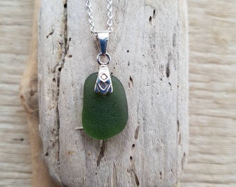Green seaglass pendant, green seaglass, seaglass necklace, seaglass jewelry, gift for her,