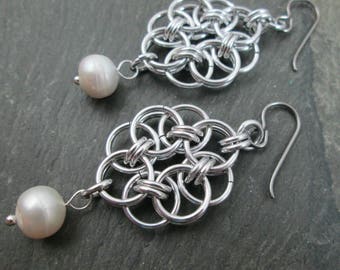 Chainmaille Earrings - Helm Weave - Bridal Earrings - Chainmail Jewelry - Wedding Jewelry - Prom Earrings - Freshwater Pearl