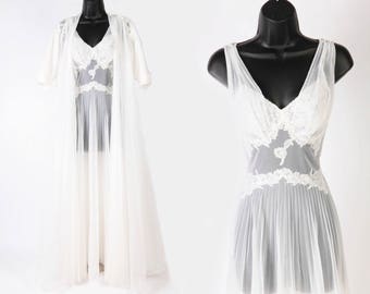 White Vintage Peignoir Nightgown and Robe Set Detailed White Lace Bodice Vanity Fair XXS