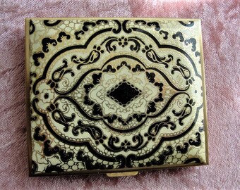 VINTAGE 1960s Ladies Compact, Florentine Tooled Leather Purse Compact, Elegant Design,Never Used Vintage Powder Compact,Collectible Compacts