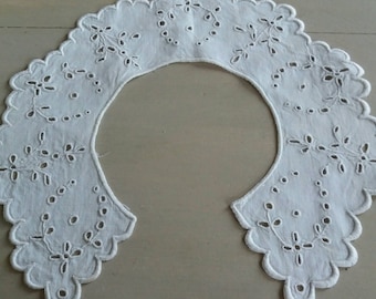Vintage hand embroidered eyelet collar