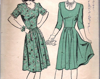 Vintage 1943 Advance 3304 WWII Scoop Neck Dress Sewing Pattern Size 13 Bust 31"