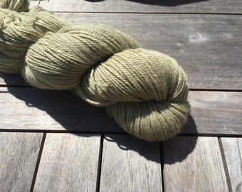Naturally dyed yarn - Nettle on grey Alpaca/Cashmere/Silk