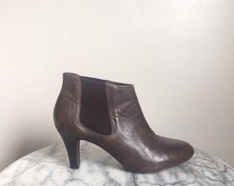 Dark Brown Leather Chelsea Ankle Boots. Size 8.