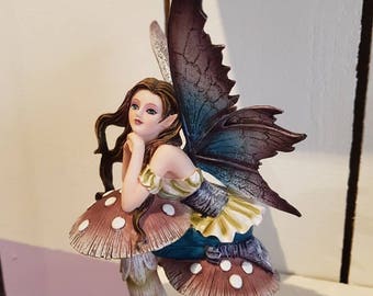 Fairy on mushroom fairy, polysresine statuette