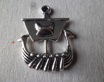x 1 pirate boat shape Viking pendant/charm silver 27 x 22 mm