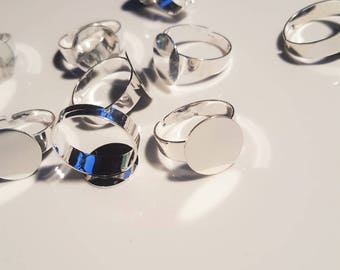 The silver ring with tray