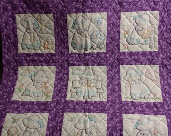 Sunbonnet Sue Baby Quilt, Crib Quilt, Girls Baby Quilt