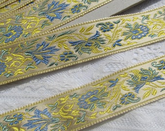 Soft yellow jacquard trim