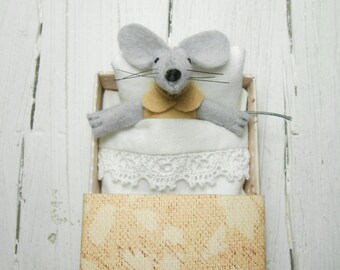 Stuffed animal felted miniature mouse matchbox doll felt mouse in a matchbox kids gift stocking stuffer plush mouse doll in matchbox beige