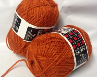 10 balls of wool /paprika/ made in France