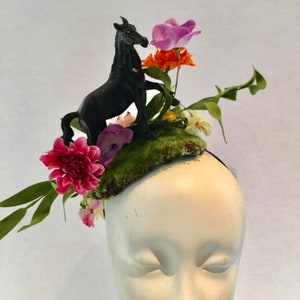 Horse Fascinator- Horserace Fascinator- Derby- Horse headband- Floral fascinator- Headdress NY- Derby- Fascinator- Polo Classic Fascinator