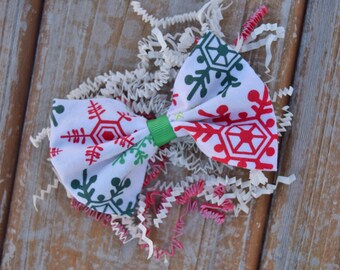 4" Christmas hair bow, alligator clip, holiday hair bow,snowflake hair bow