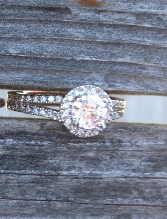 Halo Engagement Promise Ring Set in Sterling Silver with Cubic