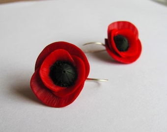 Handmade poppy earrings! Red poppy earrings, polymer clay poppies, handmade poppies, unique earrings