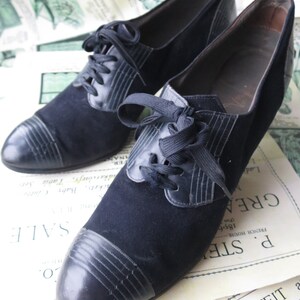 1940's Manfield Navy Suede & Leather Lace up Shoes