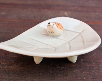Hedgehog on leaf dish with 3 legs ring holder ceramic trinket plate pottery salt dish condiment mothers day anniversary engagement wedding
