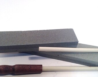 Sharpening stone lot, 2 blocks, 2 skewers