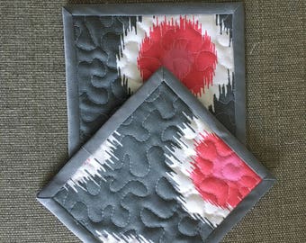 Quilted Pot holders , Potholders,pot holders, Fabric Pot holders, Contemporary Potholders ,7 x 6,5 inch, gray and pink