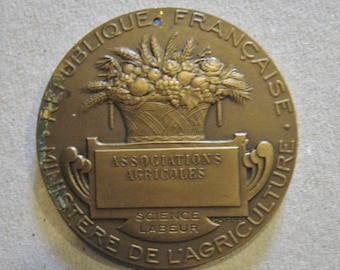 A Nice French Agriculture Bronze Award Medal - Republique Francaise Ministere de L'Agriculture