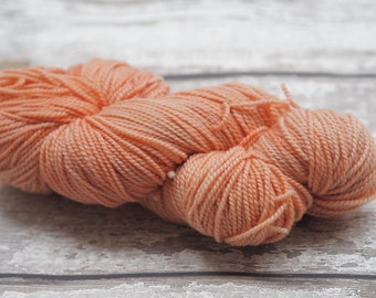 Naturally dyed yarn - Madder/Bracken on 100% lambswool