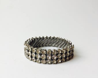 Vintage Made In Japan Rhinestone Bracelet/Stretchy Rhinestone Bracelet/Vintage Rhinestones/Bridal Jewelry/Expansion Bracelet/Old Hollywood