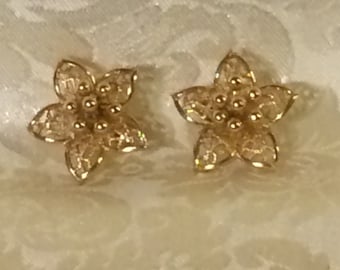 Clip Earrings Vintage Art Deco Dainty Delicate Filigree Lily Iris Flowers Gold Tone Metal Feminine Formal Wedding Bridal Elegant Jewelry