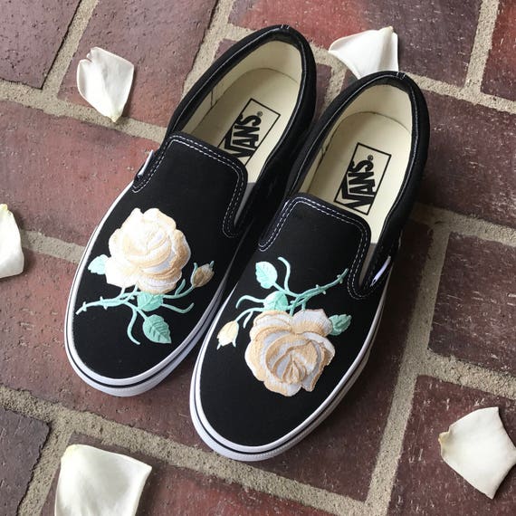 vans slip on flocked roses