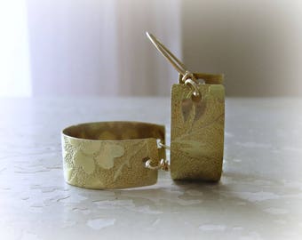Floral Brass Hoops, Gold Hoop Earrings, Metalwork Jewelry, Brass Earrings, Brass Hoop Earrings, Natural Brass Earrings, Modern Hoops
