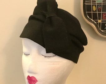Vintage 1930s 1940s Black Felt Tilt Hat