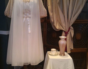Vintage Ivory and Champagne 1950's Vanity Fair Peignoir/ Nightgown and Robe/ Lace, Chiffon, Nylon Vintage Size 36