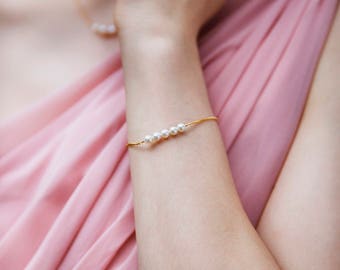Freshwater pearl bracelet bridesmaid bracelet, delicate bracelet, bridesmaid jewellery pearl - Beth