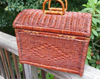 vintage basket, wicker basket, vintage wicker basket, large basket, shabby chic, country chic, weddings
