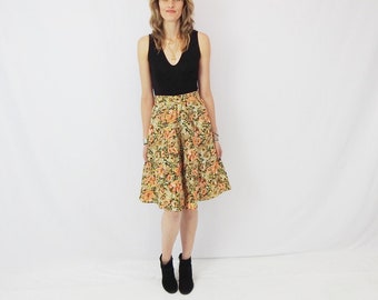 Vintage Culotte Skort with allover floral pattern Size 26-28 waist