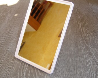 Miroir de barbier. Mirror of barber. Pour la salle de bains. For your bathroom. Vintage.